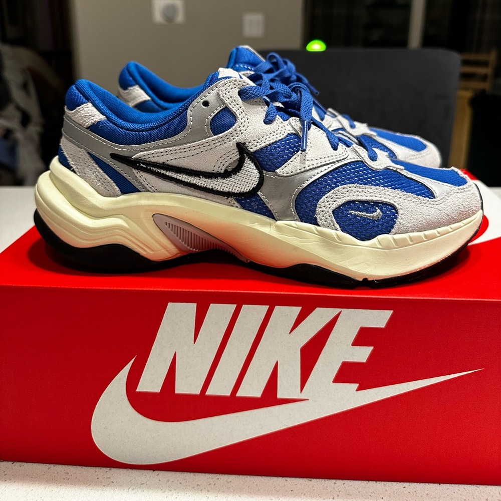 Women’s Nike running sneakers
